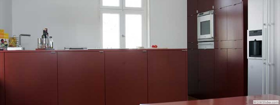 2 teileiliger Kchenblock, in rot lackiert